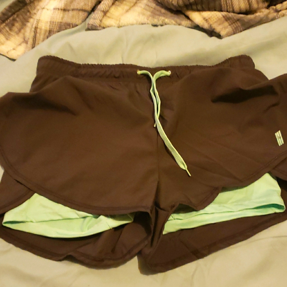 NWT Wet Dri Shorts Large